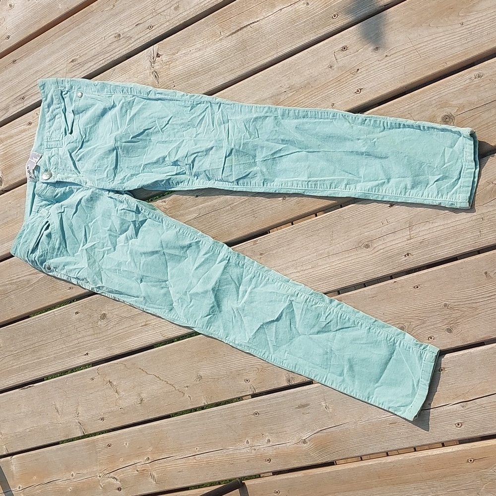 Seafoam green cords